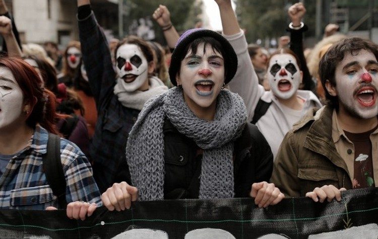 ΚΚΕ: Οι καλλιτέχνες να συνεχίσουν να αγωνίζονται απέναντι σε μια γερασμένη πολιτική που εχθρεύεται την τέχνη