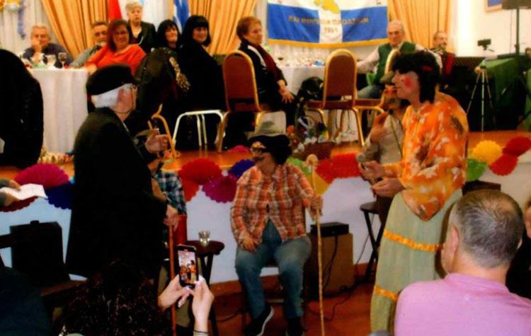 Ένωση Κεφαλλήνων & Ιθακησίων Κηφισιάς: Τσικνοπέμπτη με μασκαράτα, χορό και τραγούδι