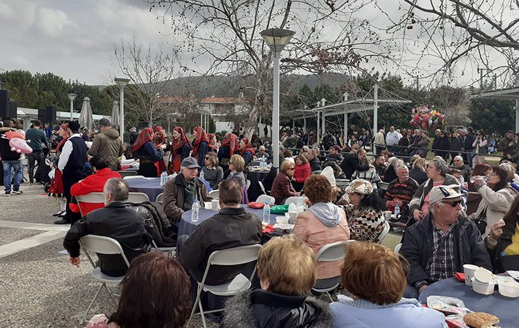 Κούλουμα στη Νέα Ερυθραία: Το κέφι στα… ύψη με μουσική και εδέσματα