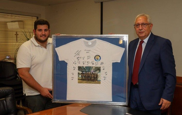 «Μαρούσι Αθλητικός Σύλλογος»: Τίμησε συμβολικά τον δήμαρχο Θ. Αμπατζόγλου