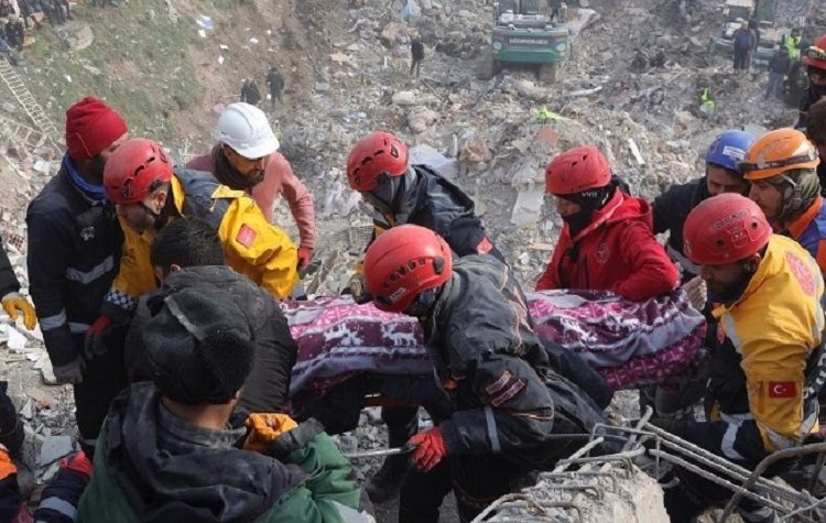 Δεν έχει τέλος ο εφιάλτης: 33.179 οι νεκροί σε Τουρκία και Συρία