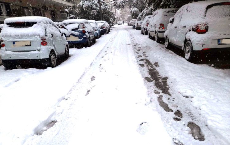 Στα λευκά η πόλη - Η εικόνα στους δρόμους