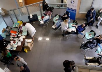 Περιφέρεια Αττικής: «Συγκλονιστική ανταπόκριση στην έκτακτη αιμοδοσία για τους τραυματίες στα Τέμπη»