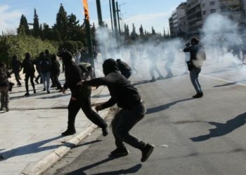 Επεισόδια στο περιθώριο των απεργιακών συγκεντρώσεων στο κέντρο της Αθήνας