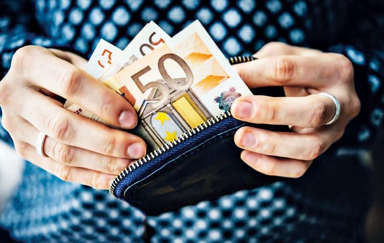 Κατώτατος μισθός: Αύξηση μεν, αλλά…