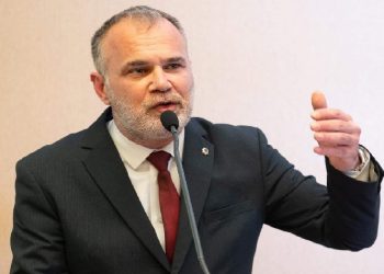 Υποψήφιος περιφερειακός σύμβουλος ο Νίκος Κανελλάκης