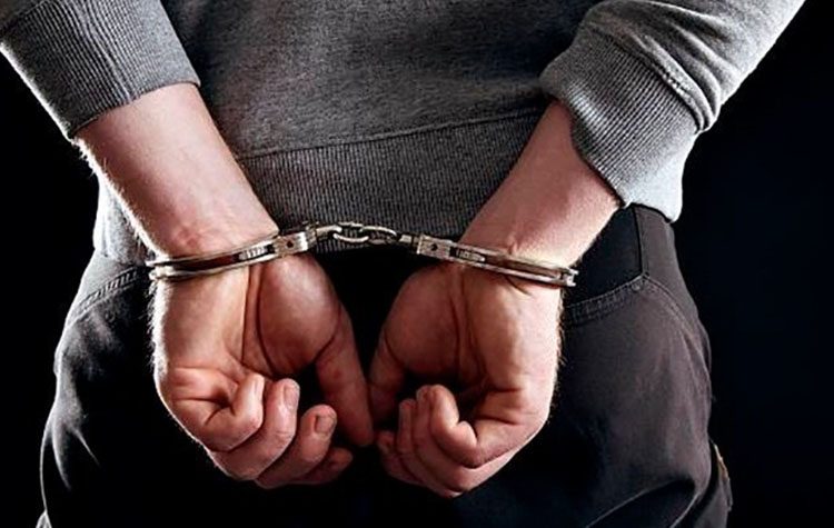 Χειροπέδες σε 27χρονο για διπλή απόπειρα βιασμού