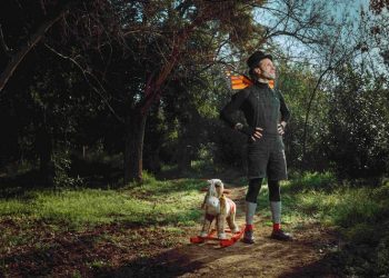 Το «Funeral of Ego» και ο Yorgos Smak στο Red Jasper Cabaret theatre