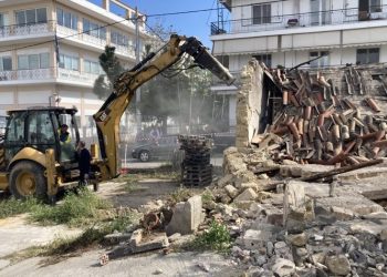 Άρχισαν οι εργασίες για τη διάνοιξη επί των οδών Χαλκιδικής και Σάμου