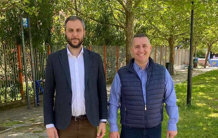 O πρόεδρος της Ένωσης Γονέων Δημήτρης Γκιουρτζίδης στον συνδυασμό του Γ. Πισιμίση