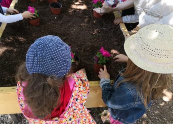 Τα παιδιά επισκέπτονται την 69η Ανθοκομική Έκθεση και εκπαιδεύονται