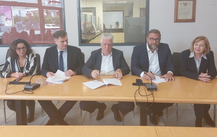 «Έπεσαν» οι υπογραφές κατασκευής Στέγης Υποστηριζόμενης Διαβίωσης