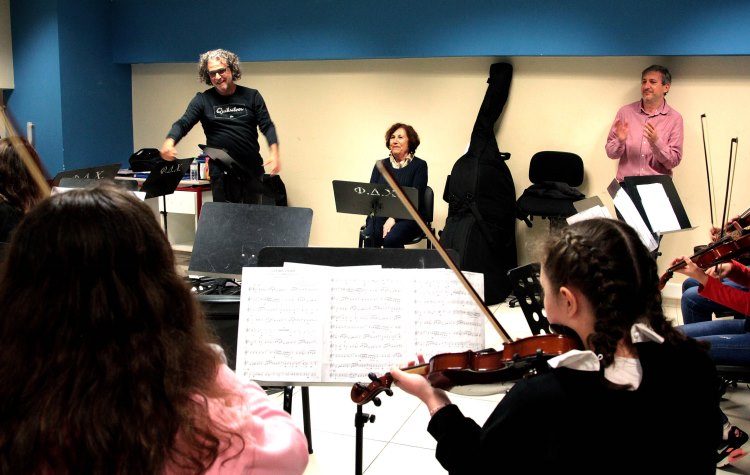 Ανεκτίμητη «κληρονομιά» μουσικών οργάνων από την οικογένεια του Νότη Μαυρουδή