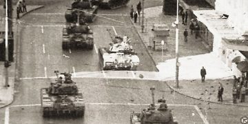 Ανακοίνωση του ΚΚΕ για τα 56 χρόνια από την επιβολή της δικτατορίας