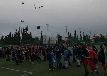 Έπαιξαν μπάλα με αλληλεγγύη και… κόντρα στον καιρό οι Μαρουσιώτες μαθητές