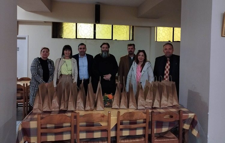 Η «Νέα Δημιουργία» πρόσφερε νηστίσιμα τρόφιμα σε 120 οικογένειες