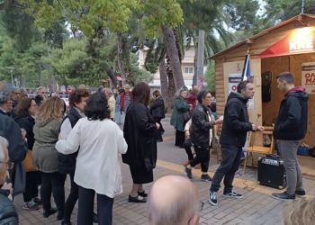 Εγκαινιάστηκε το εκλογικό περίπτερο του ΚΚΕ στην κεντρική πλατεία