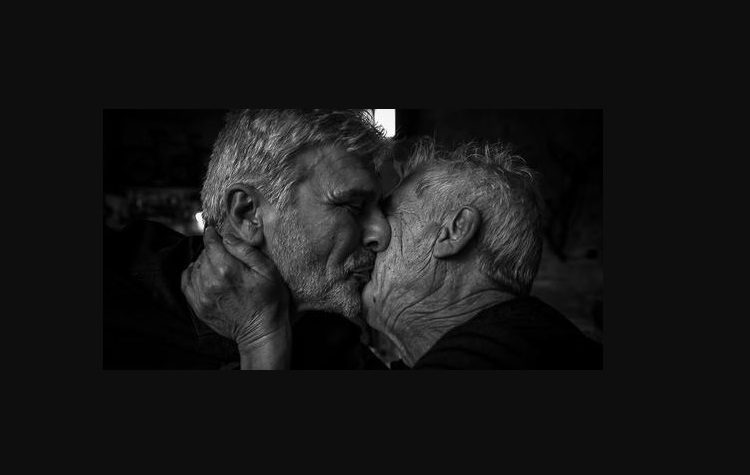 «Αποκαλυπτήρια» για την έκθεση φωτογραφίας του Αντώνη Γιακουμάκη