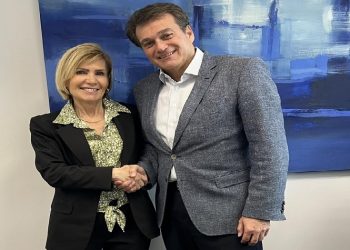 Υποψήφια σύμβουλος με την παράταξη Γαλάνη η Έλση Δημουλά