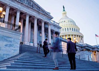 ΗΠΑ: Σε τεντωμένο σχοινί η οικονομία