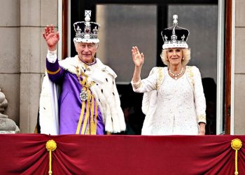 H ιστορική τελετή στέψης του Καρόλου Γ’ και της βασίλισσας Καμίλα