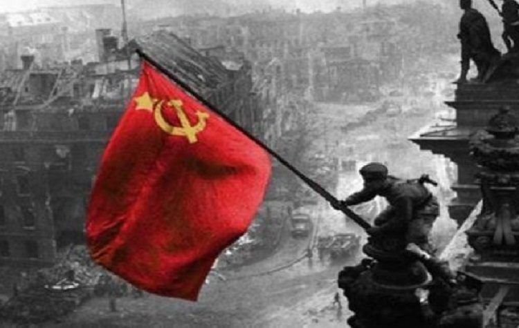 ΛΑΕ-ΑΑ: Ζήτω η Αντιφασιστική Νίκη των Λαών!