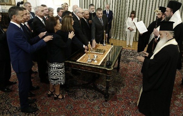 Ορκίστηκε η υπηρεσιακή κυβέρνηση