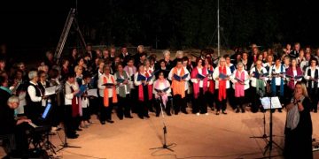 Ζεστό χειροκρότημα για  το Καλλιτεχνικό Φεστιβάλ Τρίτης Ηλικίας του Δήμου