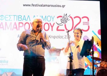 Έναρξη του Φεστιβάλ Δήμου με Γιάννη Κότσιρα στο κατάμεστο Αίθριο Θέατρο