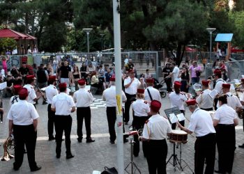 «Πλημμύρισε» με μουσικές η κεντρική πλατεία