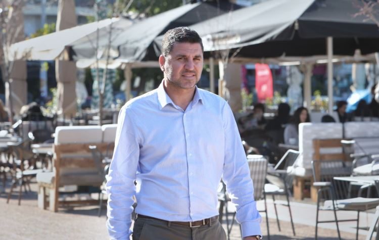 Γ. Μυλωνάκης: «Η παλιά νοοτροπία μικρο-εξυπηρετήσεων διχάζει την πόλη»