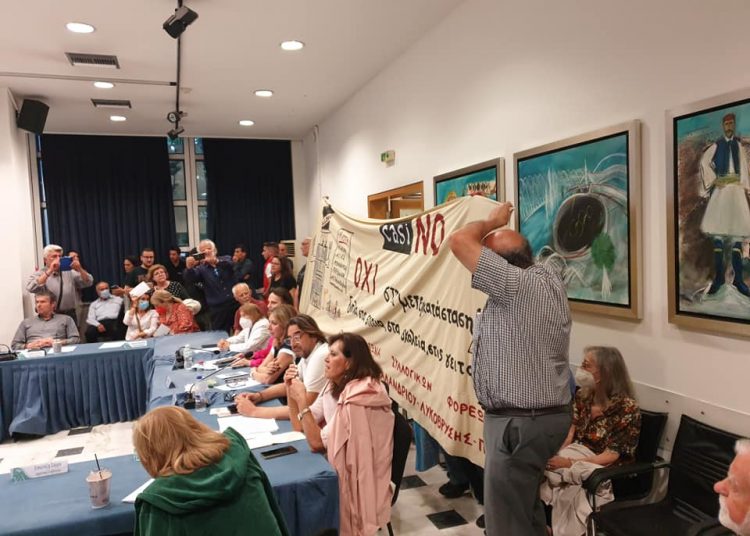 «Σε αυταρχικό κατήφορο ο Θ. Αμπατζόγλου, προσπάθεια τρομοκράτησης στο Δημοτικό Συμβούλιο»