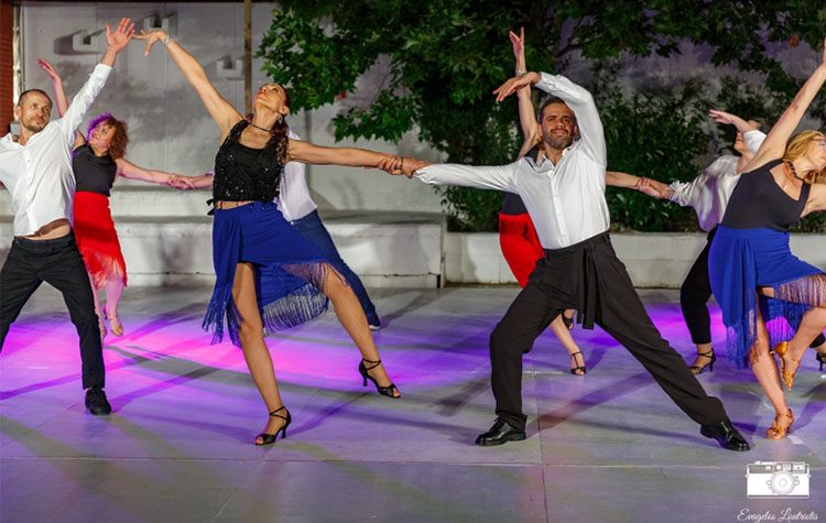 «Χοροί και μουσικές του κόσμου»: Μια μαγευτική βραδιά στο Δημαρχείο