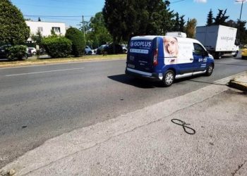 Τροχαίο στην Κηφισίας: Μοτοσικλέτα παρέσυρε παιδί 3 ετών και 70χρονη