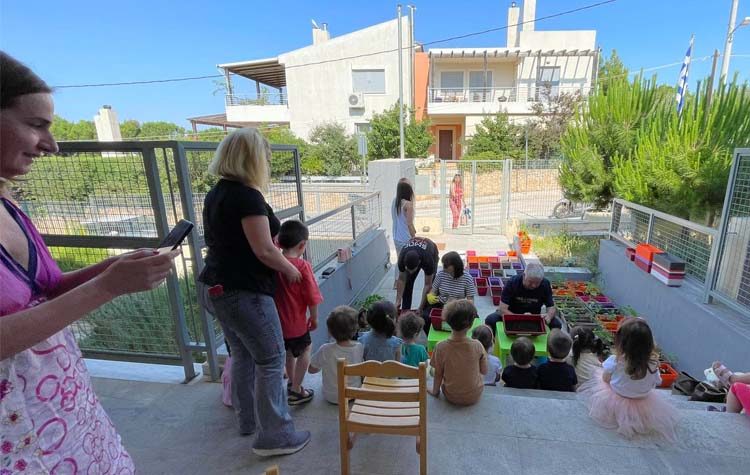 Μποστανάκι από μικρά χεράκια του Γ’ Παιδικού Σταθμού Μελισσίων με τη βοήθεια του ΣΠΑΠ