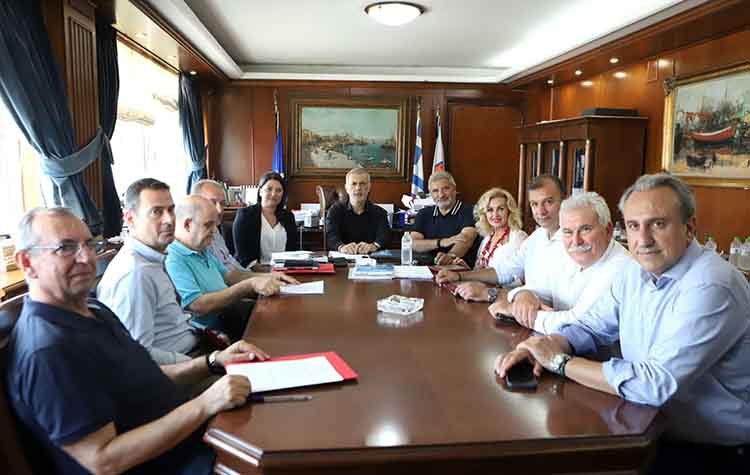 Στον Δήμο Πειραιά ο Γ. Πατούλης: «Πάνω από 100 εκ. ευρώ για έργα»