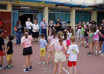 Καλοκαιρινά χαμόγελα στις γιορτές του 9ου Δημοτικού και της «Ελληνοαγγλικής Αγωγής»