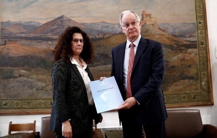 Στον Κ. Τασούλα τα εκλογικά αποτελέσματα από την υπηρεσιακή ΥΠΕΣ