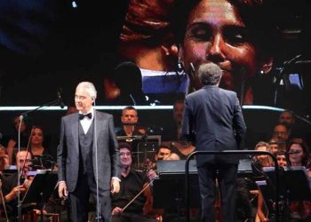 Bocelli και ξερό ψωμί