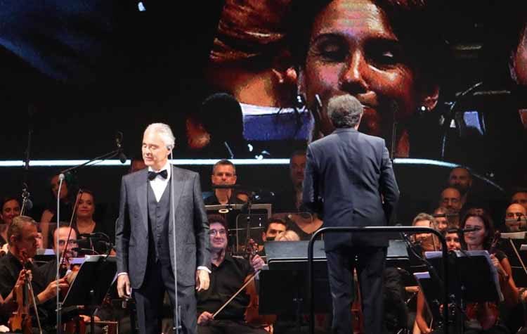 Bocelli και ξερό ψωμί