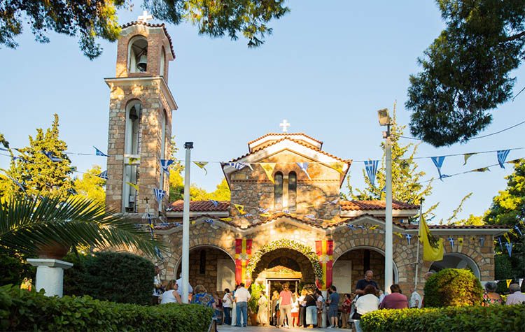 Λαμπρή λιτανεία στην Εκάλη για τον εορτασμό της Αγίας Μαρίνας