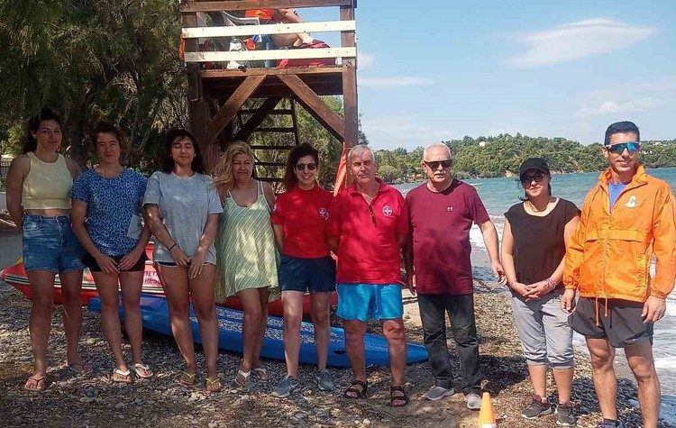Μαθήματα ναυαγοσωστικής πήραν πολίτες στα Πηγαδάκια Χαλκουτσίου