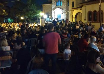 «Γέμισαν» από κόσμο και… χορό τα Πευκάκια