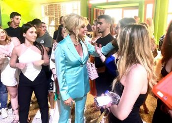 Στη γιορτή αποφοίτησης των μαθητών της Γ’ Λυκείου Λυκόβρυσης η Μαρίνα Πατούλη - Σταυράκη