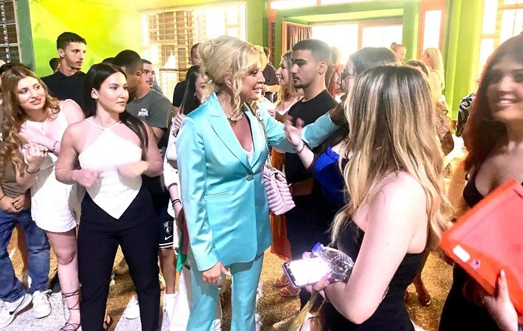 Στη γιορτή αποφοίτησης των μαθητών της Γ’ Λυκείου Λυκόβρυσης η Μαρίνα Πατούλη - Σταυράκη