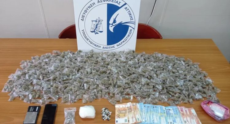 Σύλληψη 25χρονης στη Νέα Ιωνία για διακίνηση ναρκωτικών