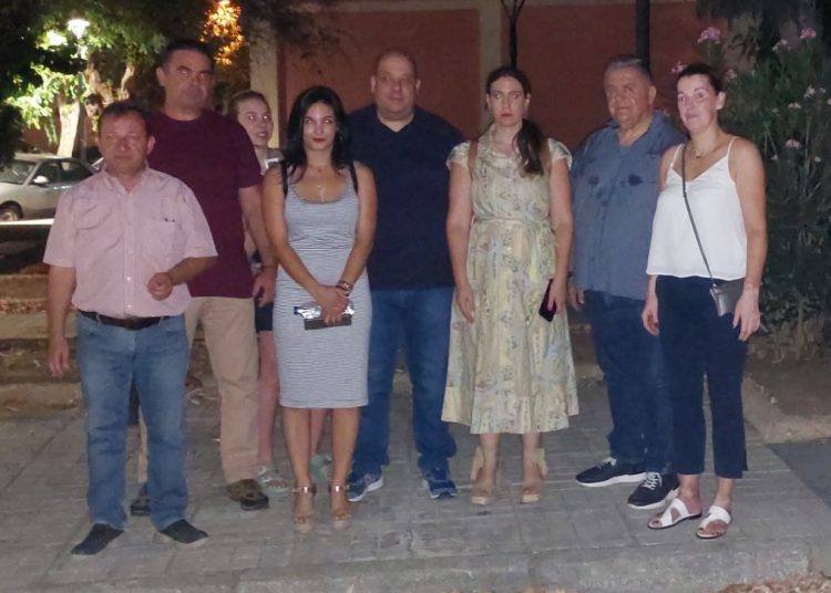 Νυχτερινή αυτοψία της «Συμπαράταξης» στην γειτονιά των εργατικών κατοικιών της Απομάχων