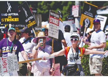 Χόλυγουντ: Δωρεές αστέρων στην απεργία των ηθοποιών