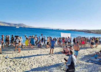 Ελεύθερες παραλίες: Το «κίνημα της πετσέτας»