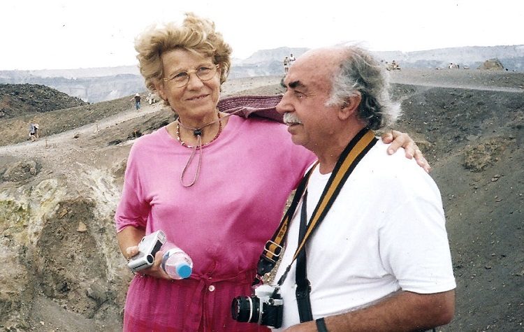 Σπουδαία δωρεά στη Λαογραφική Εταιρεία Βαρνάβα από τους συλλέκτες Νίκο & Κωνσταντίνα Τσίτσα